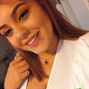 Meet your Posher, Daniela